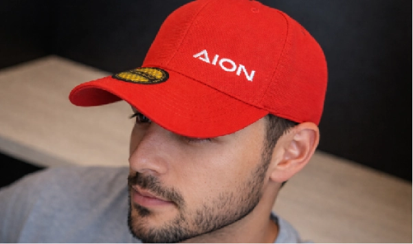gorra gac y aion / blanca/negro/roja
